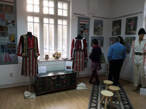BRAŞOV. Comorile din lăzile de zestre, imortalizate şi expuse la Casa Junilor 1 expo 8_258472.jpg
