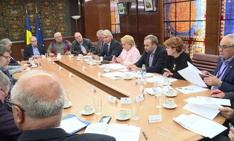 Salariul minim, diferenţiat în funcţie de studii şi de vechime 1 guvern-patronate-sindicate.jpg