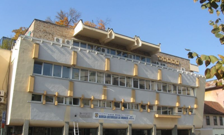 BRAȘOV. Peste 1.200 de locuri de muncă scoase astăzi la Bursă 1 img-9760.jpg