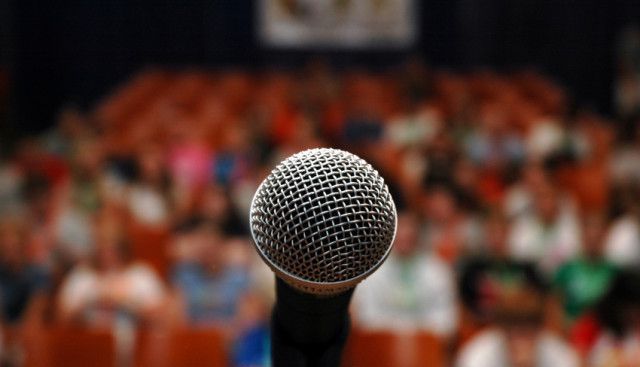 Nu doar Poliția Brașov este pe podium la... folk 1 microfon.jpg