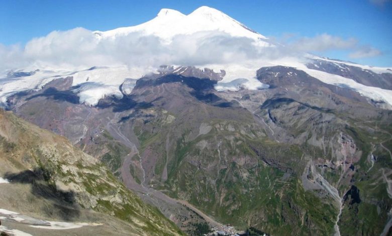 Un alpinist din Brașov ar fi dispărut pe Muntele Elbrus 1 munteleelbrus.jpg