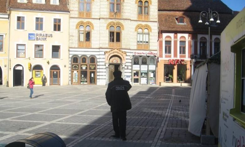 BRAŞOV. Vârstnică dispărută de cinci luni, găsită de poliţiştii locali 1 politialocalapiatasfatului1.jpg
