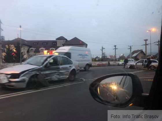 BRAȘOV. Accident pe Ocolitoarea municipiului Brașov, în zona Hanului Domnesc (FOTO) 1 FB_IMG_1542985647722_260191.jpg
