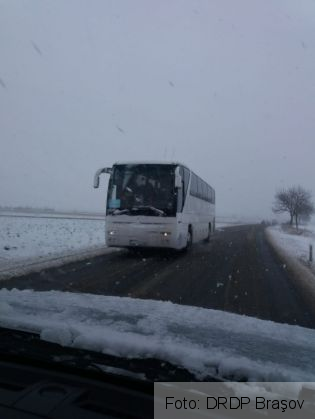 Convoi de autocare, însoțit de drumarii de la DRDP Brașov și Iași 1 IMG-20181119-WA0102_259985.jpg