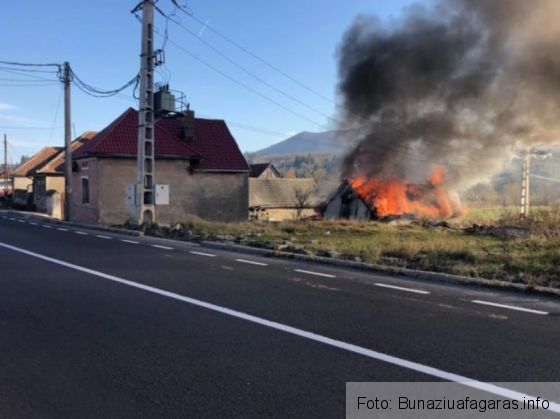 BRAȘOV. O anexă gospodărească și un autoturism au fost distruse de foc, la Vlădeni 1 WhatsApp-Image-2018-11-05-at-15.59.49-768x576_259267.jpeg