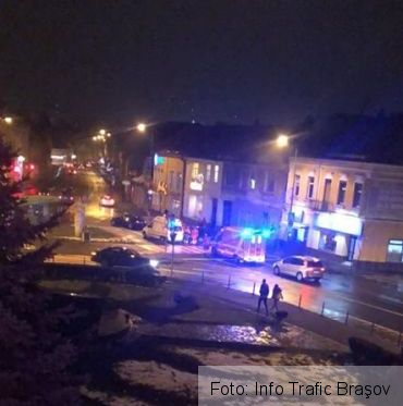 BRAȘOV. Încă un incident rutier în zona „zebrei” de lângă Ando's (FOTO) 1 accidentandos_2.jpg