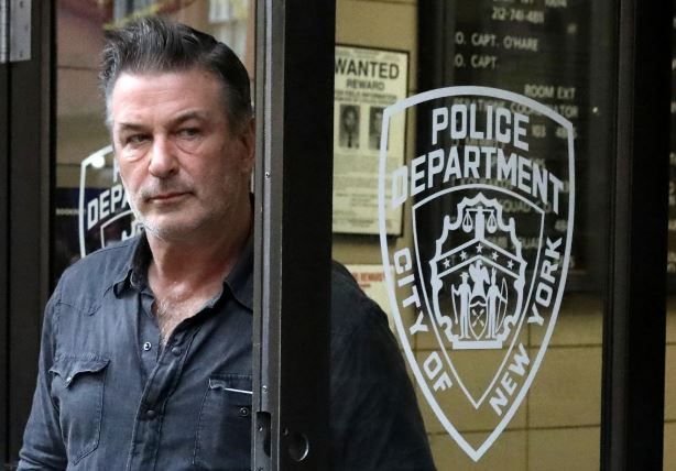 Actorul Alec Baldwin a fost arestat 1 alec_2.jpg