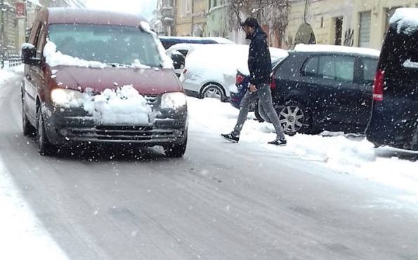 BRAŞOV. „Patinoar” în Centrul Istoric!!! 1 balcescu.jpg