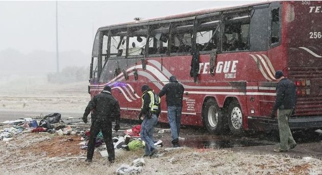 Doi morţi şi 44 de răniţi într-un accident de autobuz 1 buscrash_4.jpg