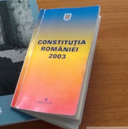 BRAȘOV. „Un milion pentru Unire”... și pentru revizuirea Constituției 1 constitutie_2.jpg