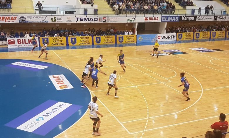 BRAȘOV. Corona, amicale tari la Sala Sporturilor. Programul Cupei 100 România 1 corona_203.jpg