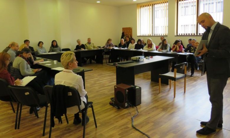 BRAŞOV. Dezbatere pe tema Strategiei de dezvoltare a serviciilor sociale 1 deybatere.jpg