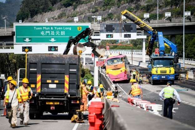 Accident cumplit soldat cu cinci morți și 32 de răniți 1 hongkong_3.jpg