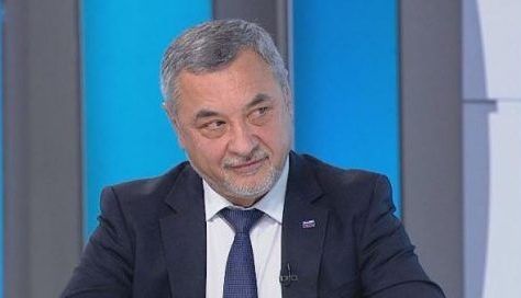 Demisie după proteste de stradă 1 simeonov.jpg