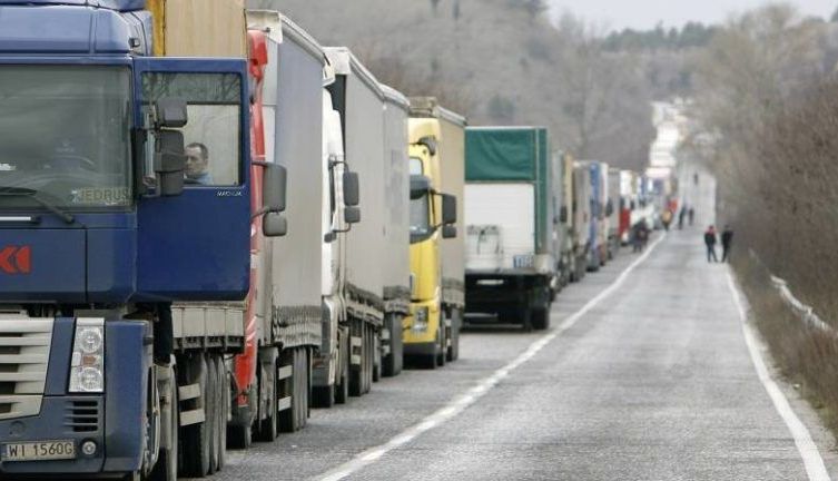 Transportatorii amenință cu proteste 1 transportatori_3.jpg