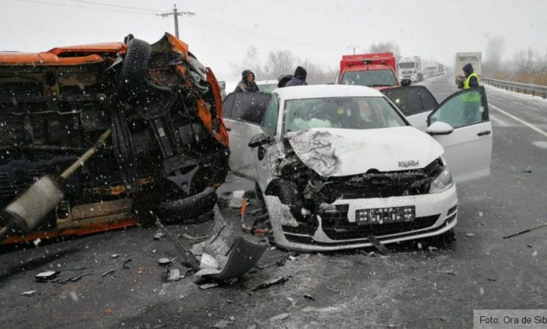 Accident cu 10 victime provocat de un șofer brașovean 1 acc-8-avrig.jpeg