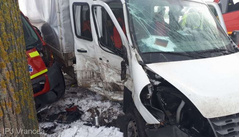 Autospecială SMURD implicată într-un accident cu cinci victime 1 accidentsmurd.jpg