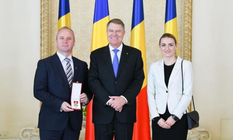 Universitatea Transilvania din Brașov a primit ordinul „Meritul pentru Învățământ” 1 distincie-2.jpeg