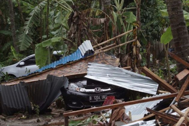 Un nou tsunami în Indonezia. Peste 160 de morți 1 indonezia_261514.jpg