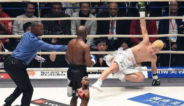 Floyd Mayweather a câștigat prin K.O. în prima rundă 1 mayweather_5.jpg