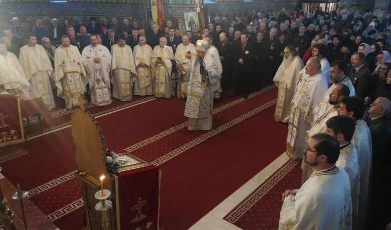 BRAȘOV. Doi preoți au primit distincția pentru activitate excepțională 1 mitropolit-brasov.jpg