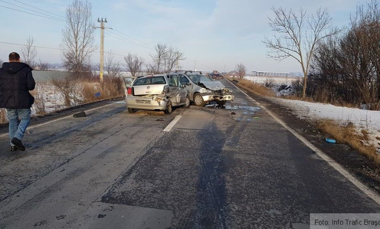 BRAȘOV. Accident între trei autoturisme, pe DN 11 (FOTO) 1 accidentdn11_4.jpg