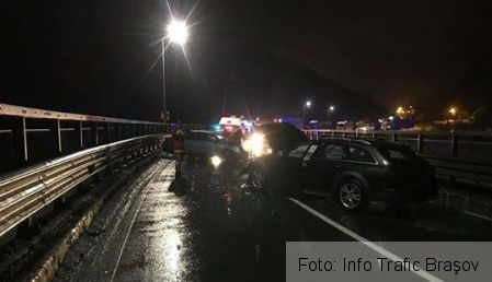 BRAŞOV. Impact frontal, la 4 dimineaţa, în Predeal (FOTO) 1 accidentpredeal_7.jpg