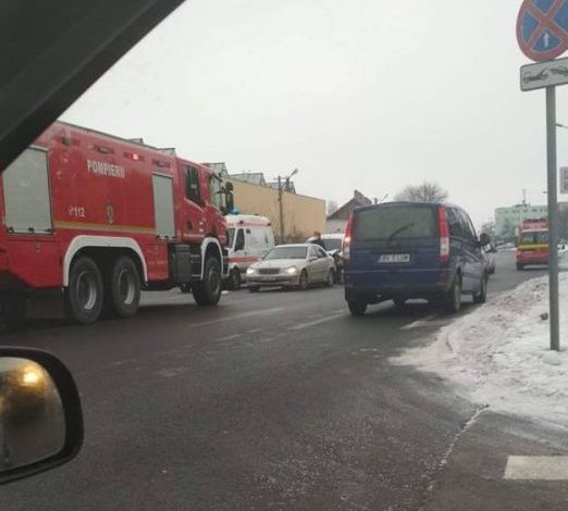 BRAȘOV. ULTIMA ORĂ. Accident pe strada Zizinului 1 accidentzizinului_7.jpg