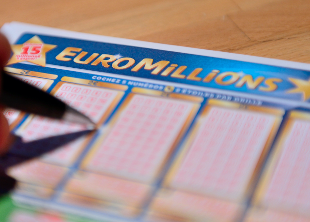 A dat lovitura la loteria din Marea Britanie 1 euromillions.png