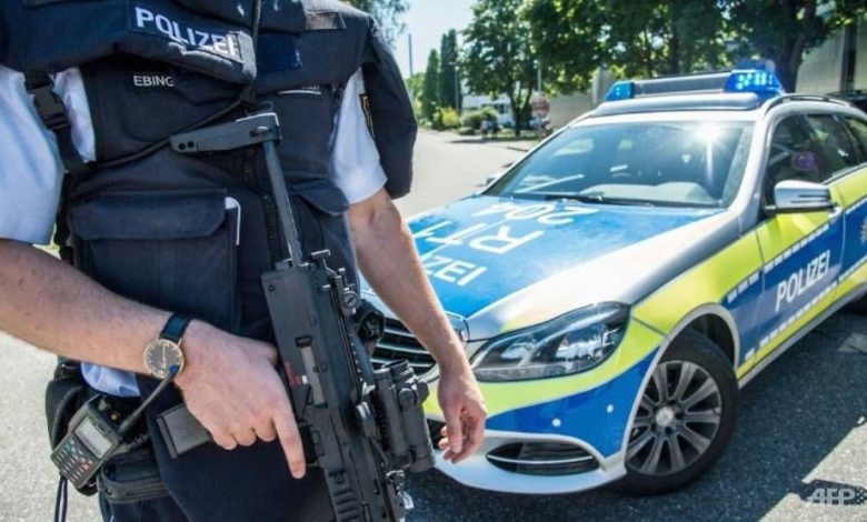 Atac armat în gara din Koln 1 german-police.jpg