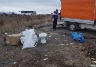 BRAȘOV. Vas de toaletă și alte deșeuri, aruncate la început de an în parcările de la marginea drumurilor naționale (FOTO) 9 gunoaie_261843.jpg