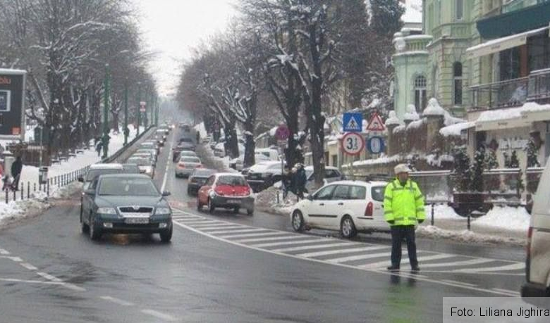 BRAȘOV. Lăsați mașinile acasă și folosiți mijloacele de transport în comun către Poiană! 1 livadaposteidrumpoianaiarna1.jpg