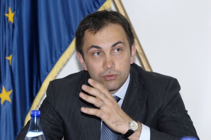 Lucian Isar: „SRI să îl lase din braţe pe Mugur Isărescu" 1 lucianisar.jpg