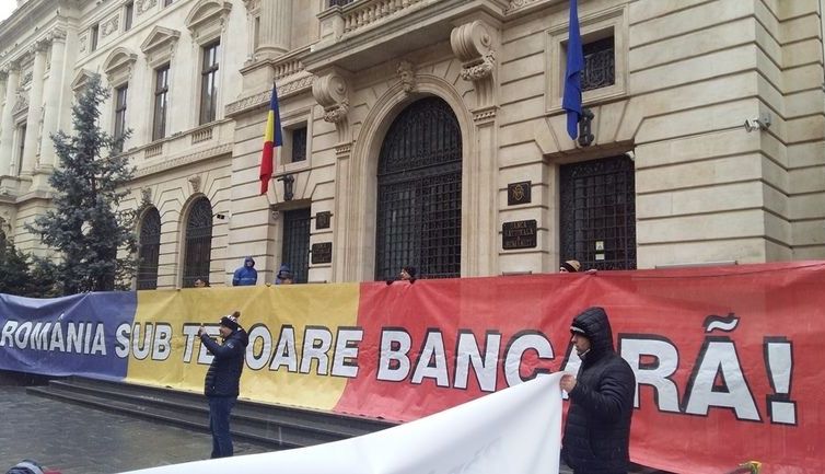 „Susţinem ideea ca băncile să fie amendate în funcţie de cifra de afaceri” 1 protest-chf.jpg
