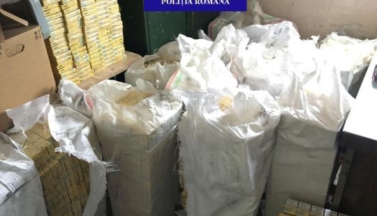 Șofer depistat cu peste 10.000 de pachete de țigări de contrabandă în mașină 1 tigari_7.jpg