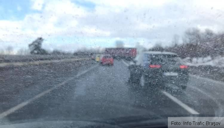 BRAŞOV. DN 1 este blocat de un TIR, la ieşire din Codlea spre Făgăraş. Update:Se circulă 1 tircodlea.jpg