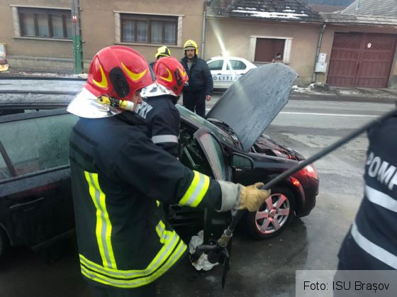BRAȘOV. Incendiu la un autoturism, în Săcele 1 IMG-20190227-WA0018_263914.jpg