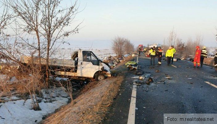 Accident cu doi morţi şi şapte răniţi pe DN 2E 1 accidentsuceava_4.jpg