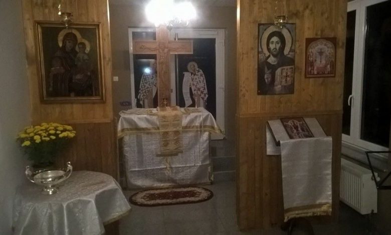 BRAȘOV. Mitropolitul Ardealului slujește în Parohia Bartolomeu 1 capela-altar.jpg