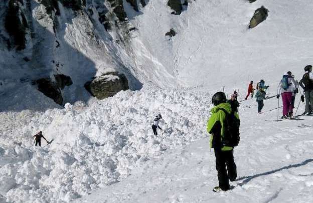 Avalanșă în Crans-Montana. Zece persoane au fost prinse sub zăpadă 1 cransmontana.jpg