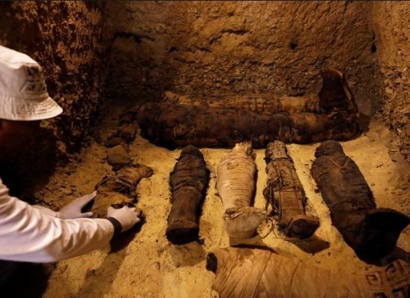 50 de mumii au fost descoperite într-un mormânt faraonic 1 mumii.jpg