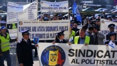 protest-politisti.jpg