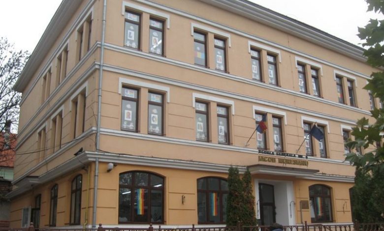 BRAȘOV. Clădirile școlare din județ, luate la verificat prin sondaj 1 scoala-6.jpg