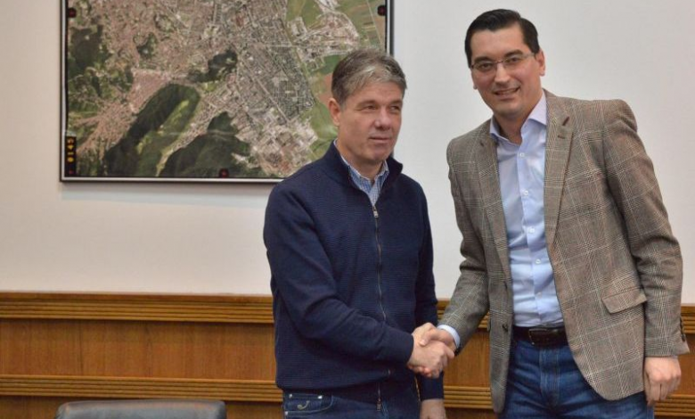 BRAŞOV. Primarul George Scripcaru şi preşedintele FRF Răzvan Burleanu pun la cale un parteneriat pentru dezvoltarea fotbalului 1 scripcaru-burleanu.jpg