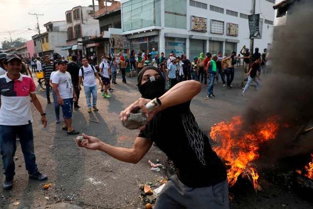 Criza din Venezuela. Doi morți în urma ciocnirilor cu forțele de ordine 1 venezuela_9.jpg