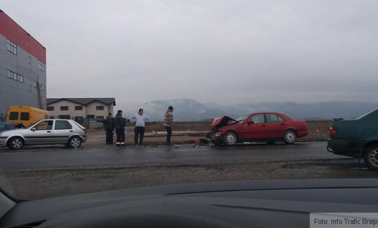 BRAŞOV. Tânăr băut şi fără permis, depistat de poliţişti după ce a provocat coliziuni în lanţ pe drumul spre Tărlungeni! Şapte persoane sunt la audieri 1 accidenttarlungeni_6.jpg