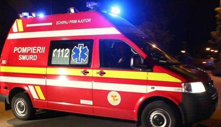 BRAȘOV. Bărbați răniți în urma flamei produse la un panou electric 1 ambulanta-smurd.jpg