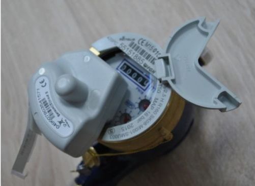 BRAȘOV. Compania Apa înlocuiește vechile contoarele cu altele inteligente sau cu modul radio 1 contorapa.jpg