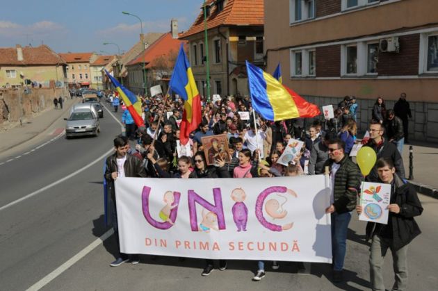 BRAȘOV. Marșul pentru viață a adunat peste 700 de participanți 1 mars-viata1_264941.jpg
