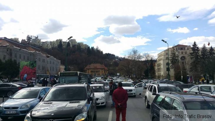 Brașovenii s-au alăturat protestului #sieu pentru autostrăzi. Imagini din trafic 1 protest 1_264519.jpg